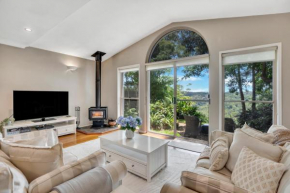The Avenue at Montville Cottage, Montville